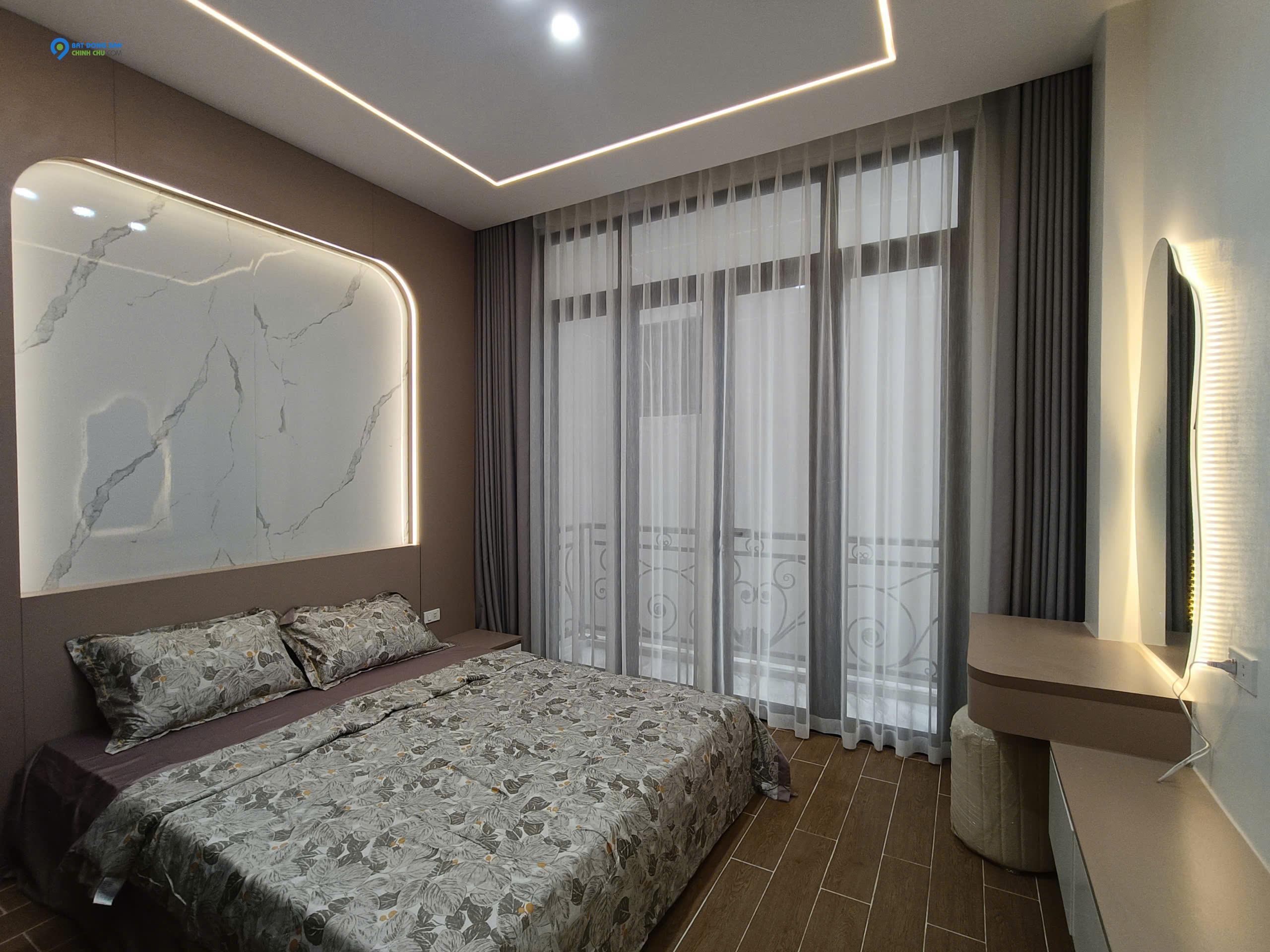 Bán Nhà Riêng, Phố Chùa Láng - DT 45m2 x MT 3.6m x 5 Tầng, Nở Hậu, Nhà Mới Full Nội Thất, An Ninh Đỉnh, Nhiều Tiện Ích