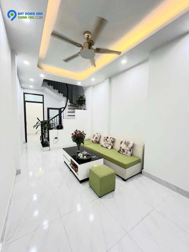Bán Nhà Tân Mai Ô Tô Đỗ Cửa 45m 2 Tầng 3 Ngủ Giá 4.28 Tỷ Sổ Đỏ Chính Chủ