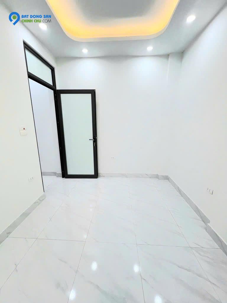 Bán Nhà Tân Mai Ô Tô Đỗ Cửa 45m 2 Tầng 3 Ngủ Giá 4.28 Tỷ Sổ Đỏ Chính Chủ