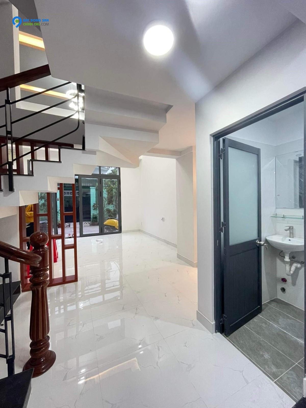 Bán Nhà Tân Thới Hiệp, Quận 12, 65M2 3 Tầng 3PN, Hai Mặt Tiền, Hẻm Xe Hơi - Chỉ Hơn 4 Tỷ