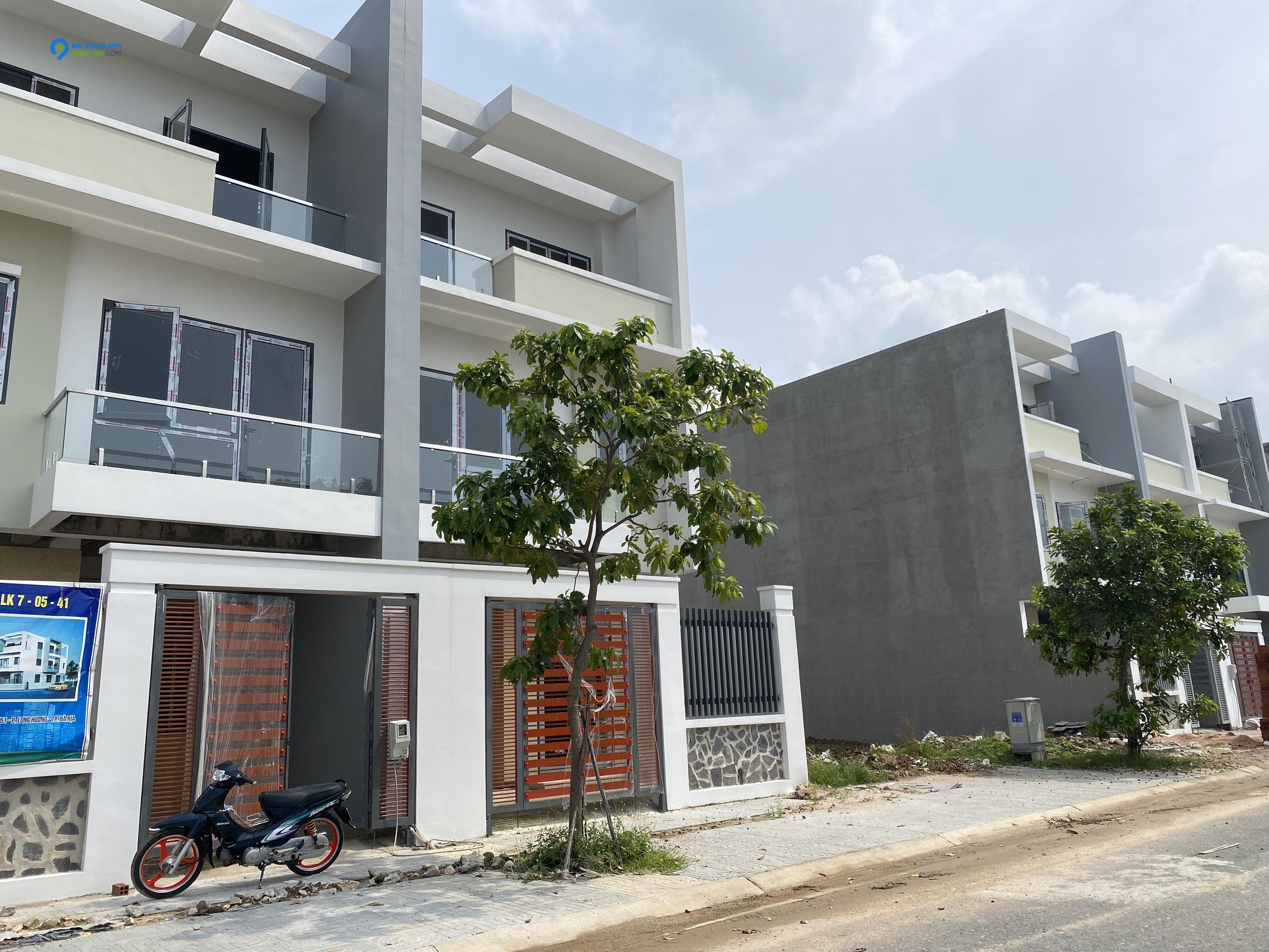 Bán đất nền Bà Rịa City Gate Trung tâm Bà Rịa  Liên hệ : 0901325595