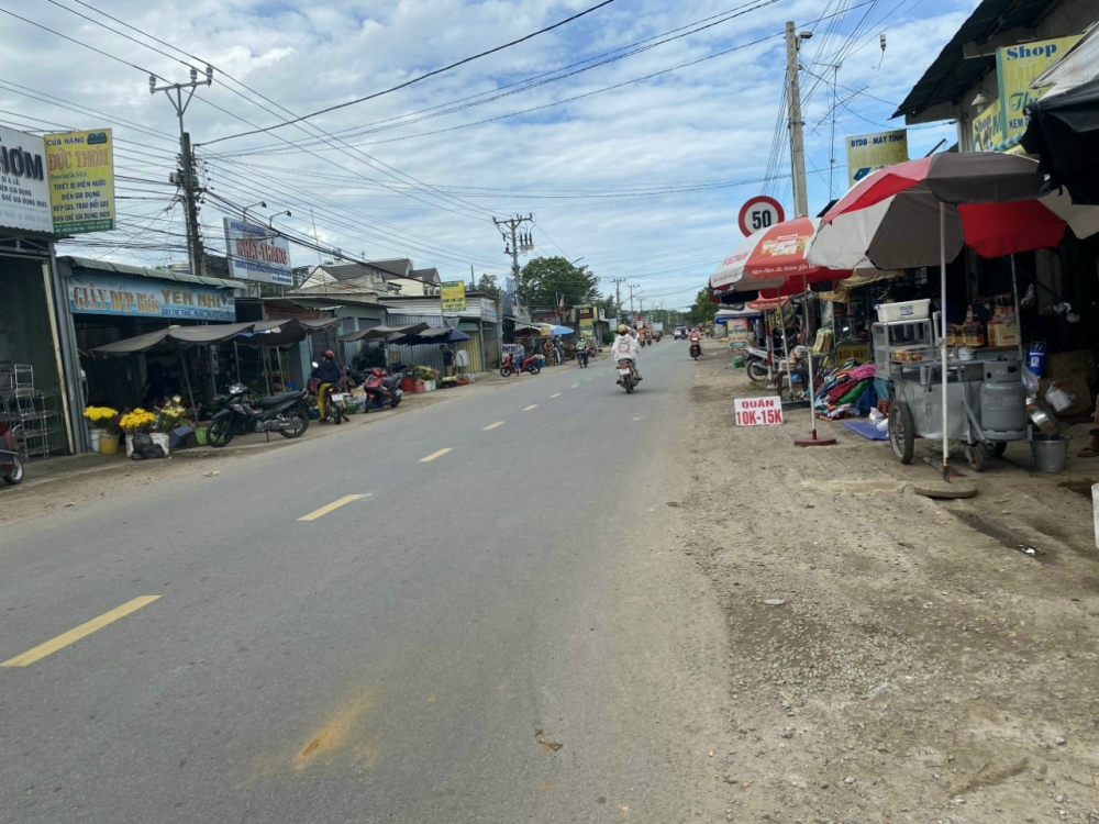 Bán gấp 4 nền ngay Trung Tâm Hành Chính Bàu Bàng Bình Dương.