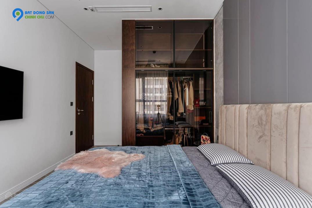Bán gấp căn 2 ngủ! Nhà đẹp, nội thất nhập khẩu, 86 m2, tầng trung, sổ đỏ