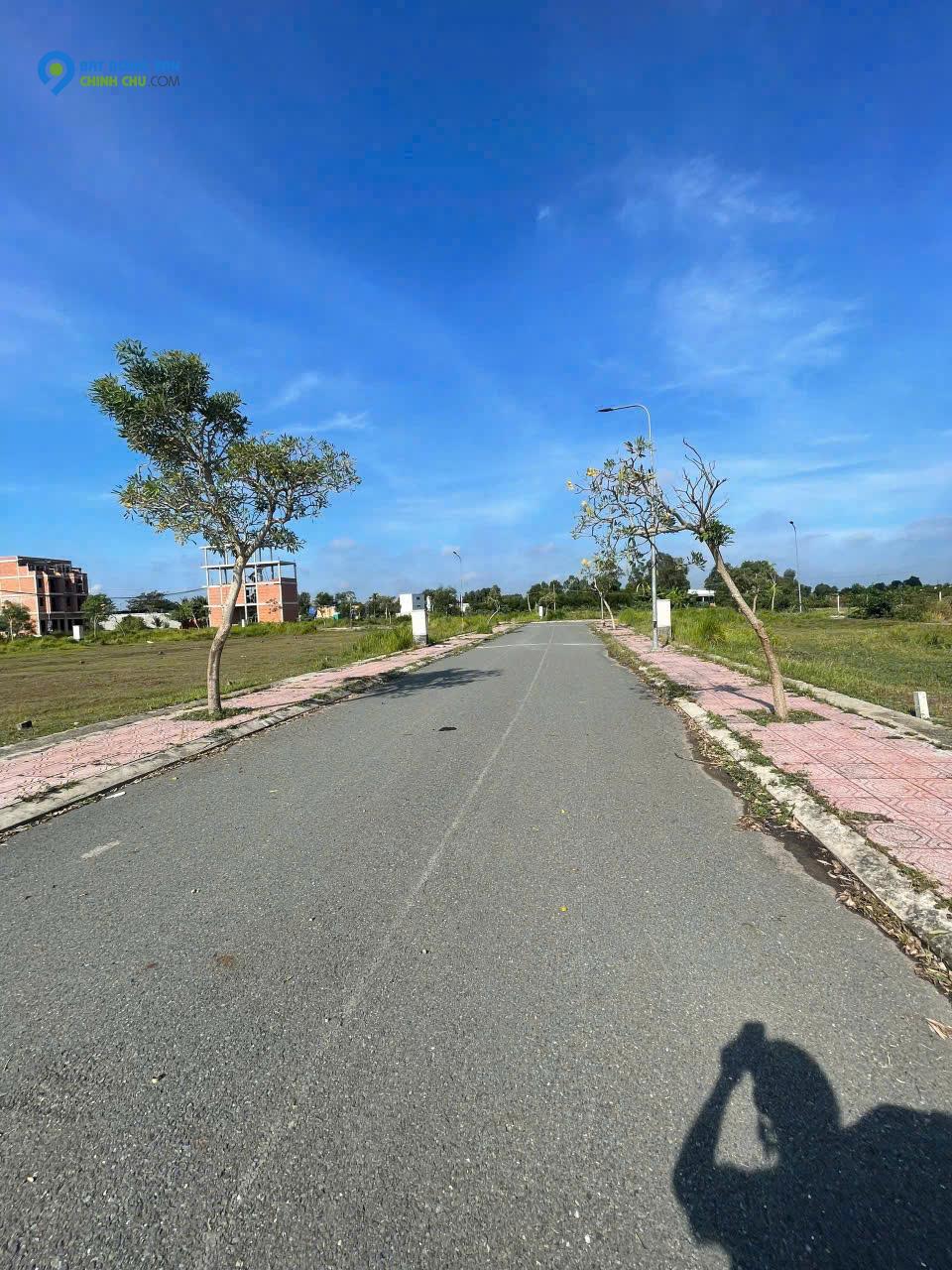 Bán gấp lô đất thổ 5x17, ODT sau lưng chợ, ngay TT. Đức Hòa