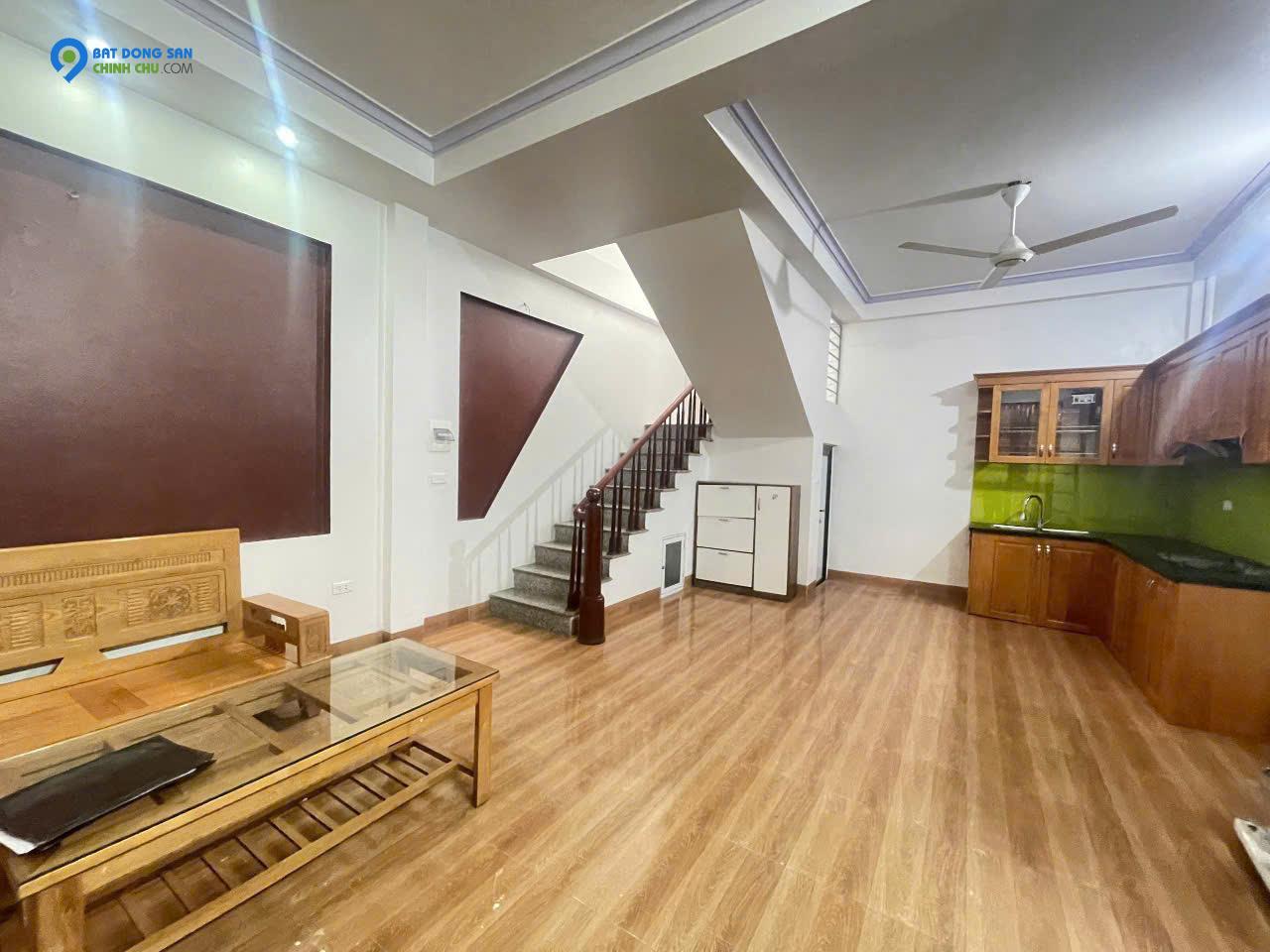 Bán gấp nhà 4 tầng gần 40m2  tại Yên Nghĩa- Hà Đông vừa ở vừa cho SV thuê, thu nhập ổn định