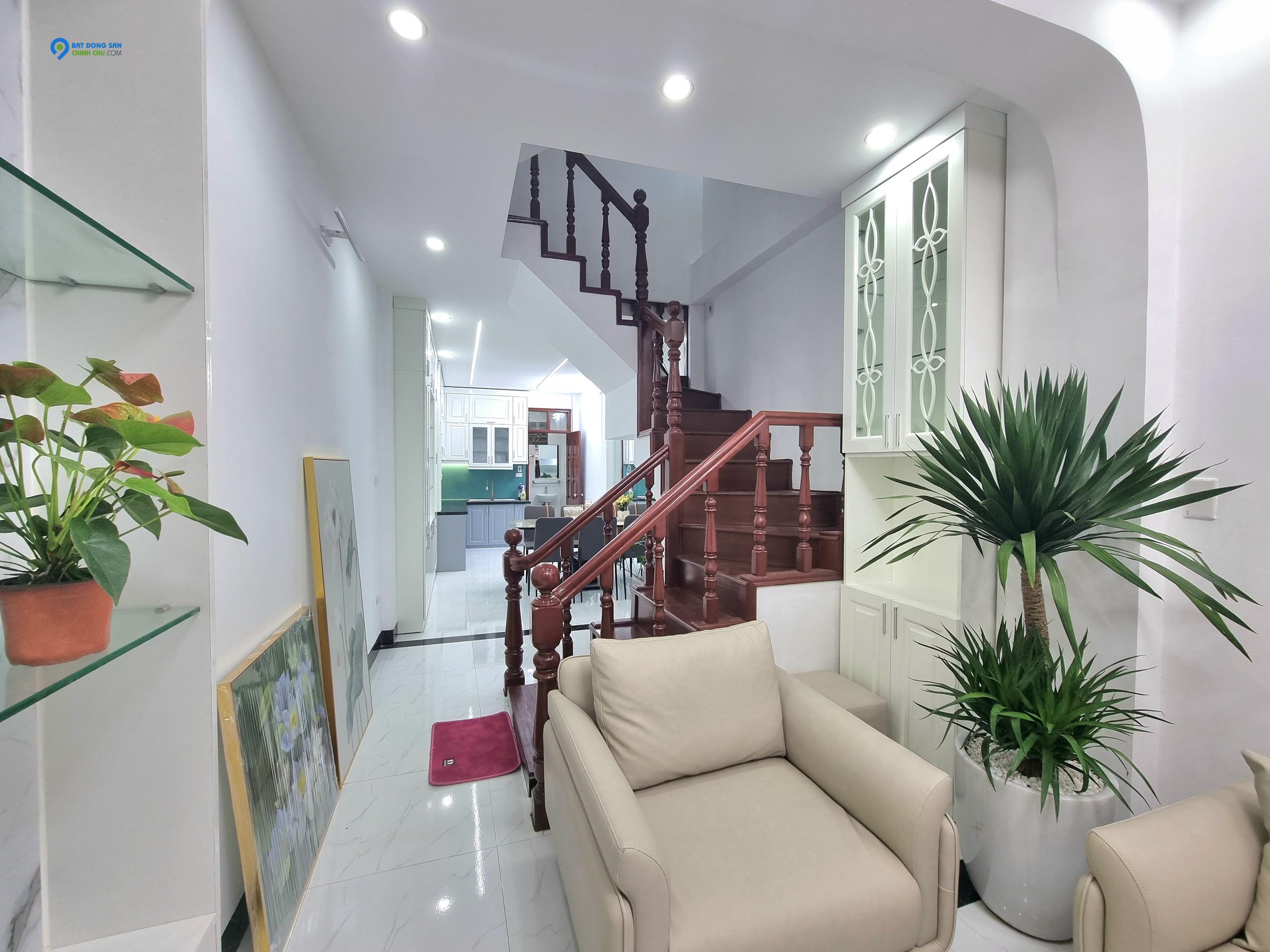 Bán gấp nhà phố Khương Trung 52m2, 5 tầng,6pn,chỉ nhỉnh 5tỷ