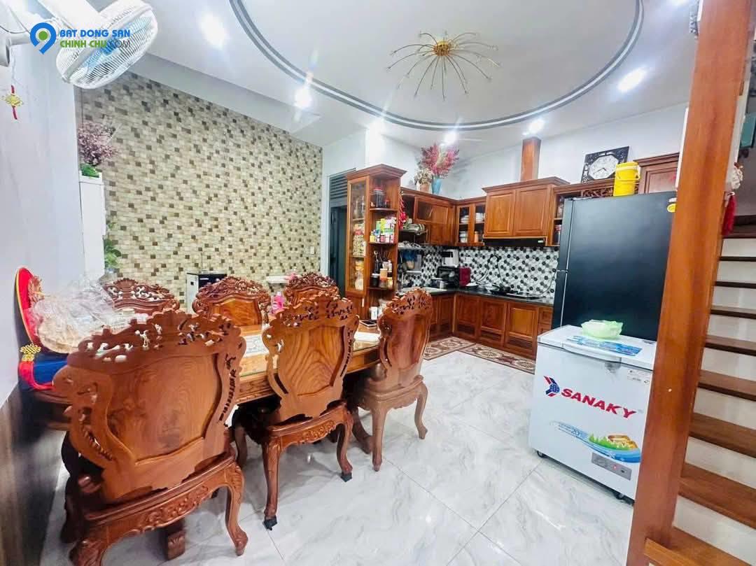 Bán nhà 1 trệt 2 lầu hẻm ô tô đường Phạm Hồng Thái, P7, Vũng Tàu.