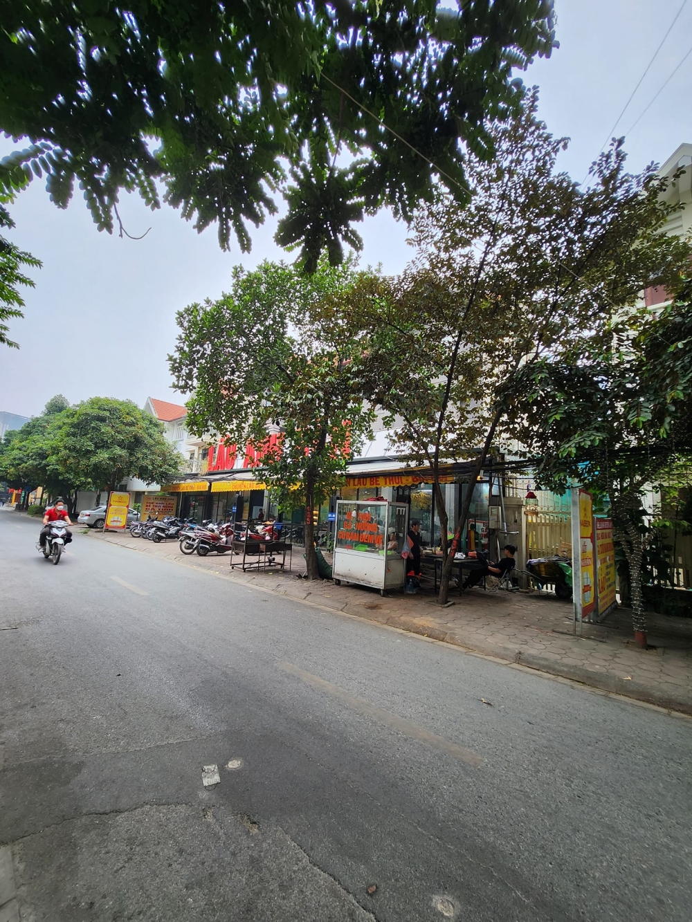 Bán nhà 220m2 Lê Văn Lương kéo dài Thanh Xuân kinh doanh.180 triêu/m2