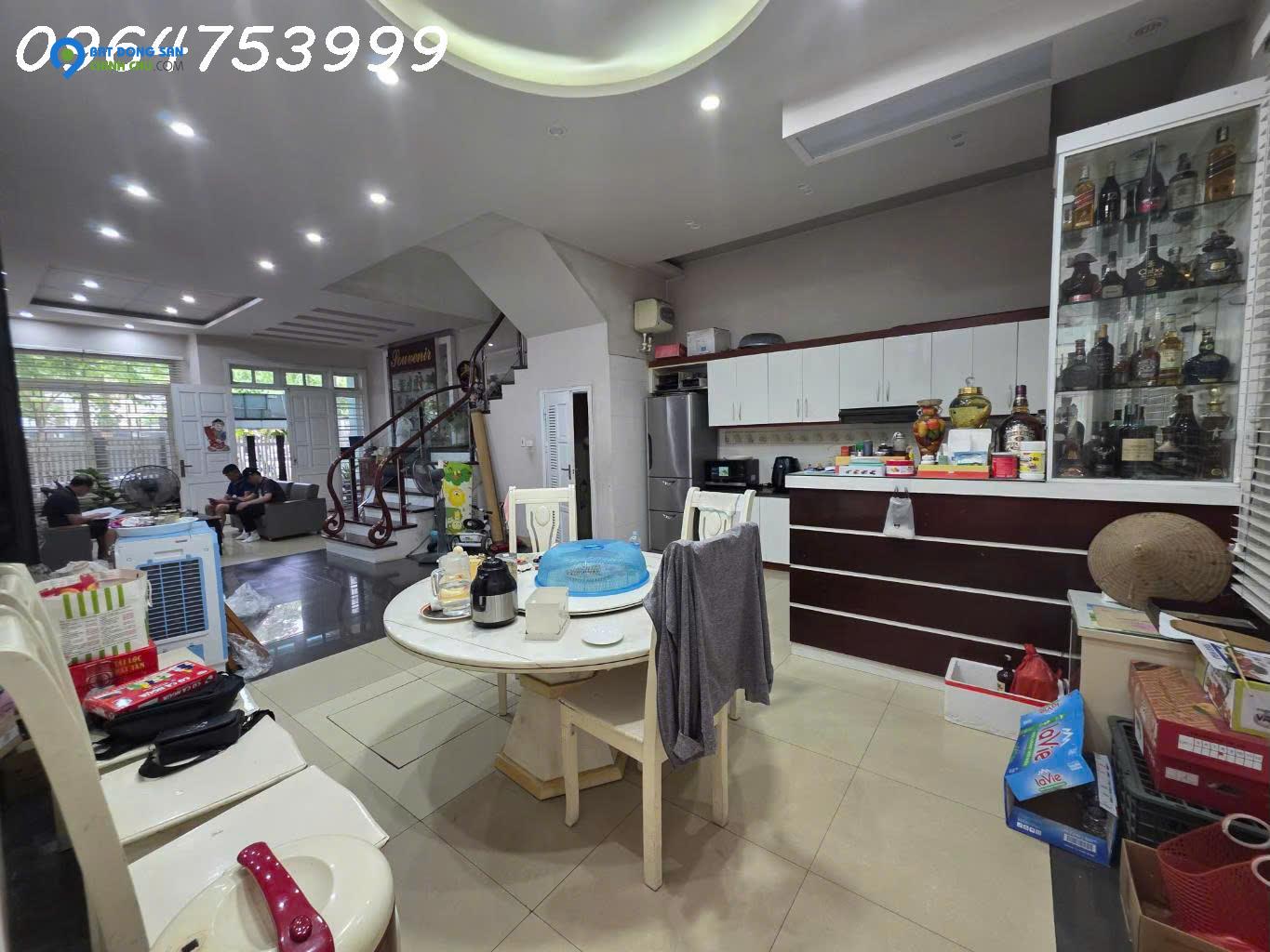Bán nhà 4 tầng, 150m², Huỳnh Văn Nghệ, Long Biên - 39 tỷ
