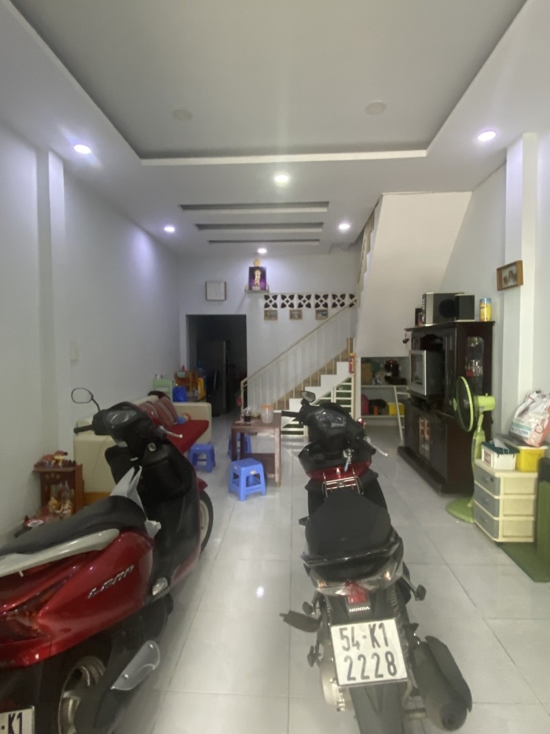 Bán nhà 48m2 HXH THÔNG Hương lộ 2 chỉ 4.4 tỷ