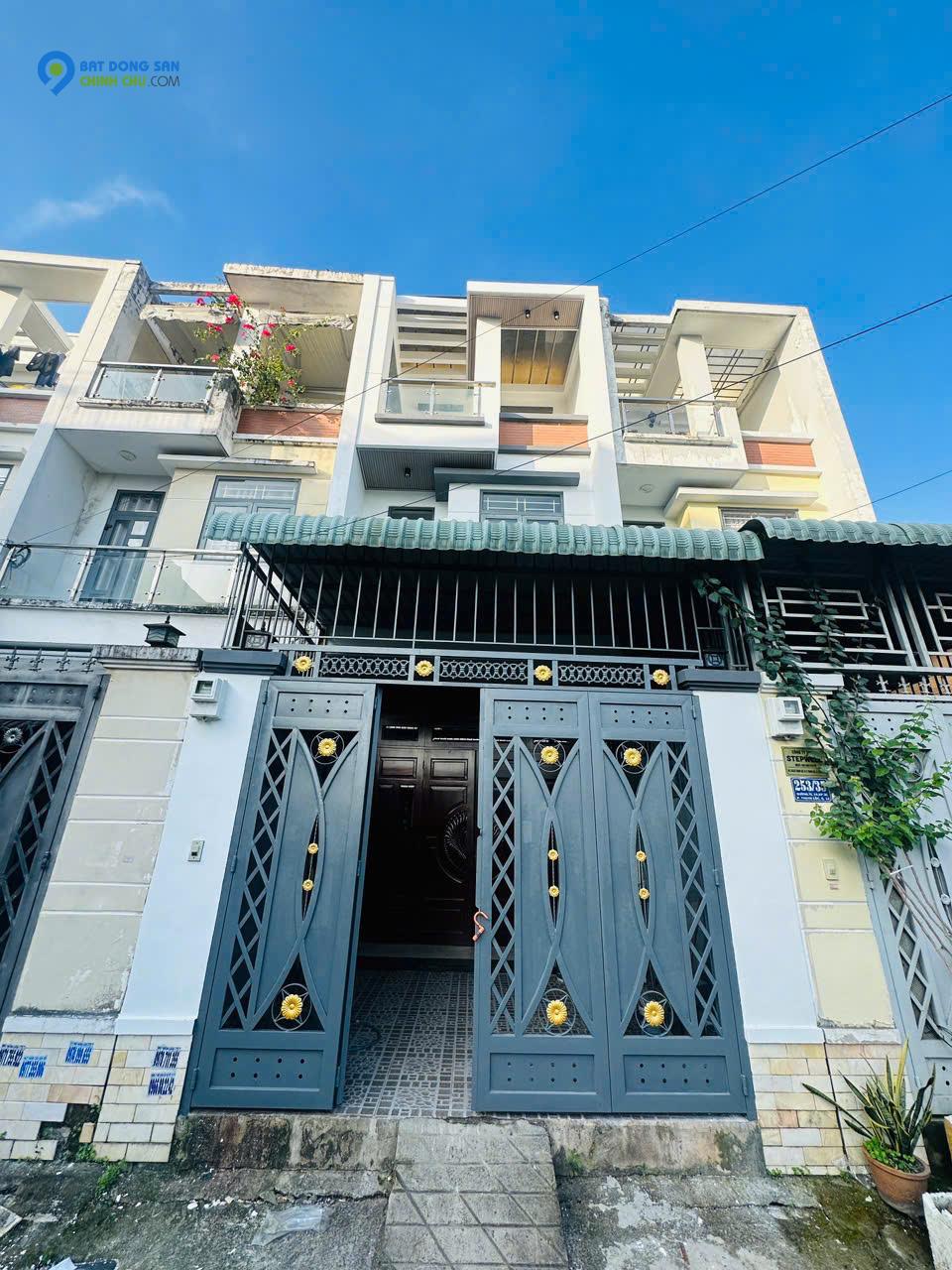 Bán nhà 60m2, 4PN, 5WC, Thạnh Lộc 19, Q.12, 5.2 tỷ, sổ hồng