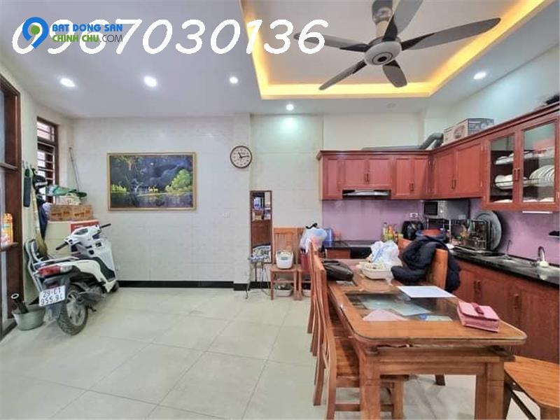 Bán nhà Bùi Xương Trạch – Khương Đình – Thanh Xuân 35m x 5T (Lô góc) Giá 5.05 tỷ. LH: 0967030136