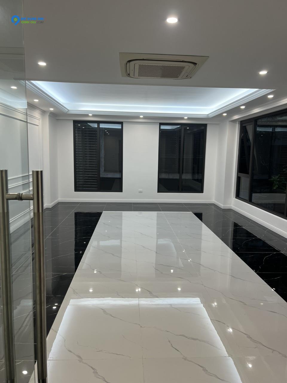 Bán nhà Cát Linh - Diện tích 60m2, 7 tầng lô góc  Giá 29.8 tỷ - Cơ hội đầu tư vàng tại trung tâm đô thị  0966.234.355