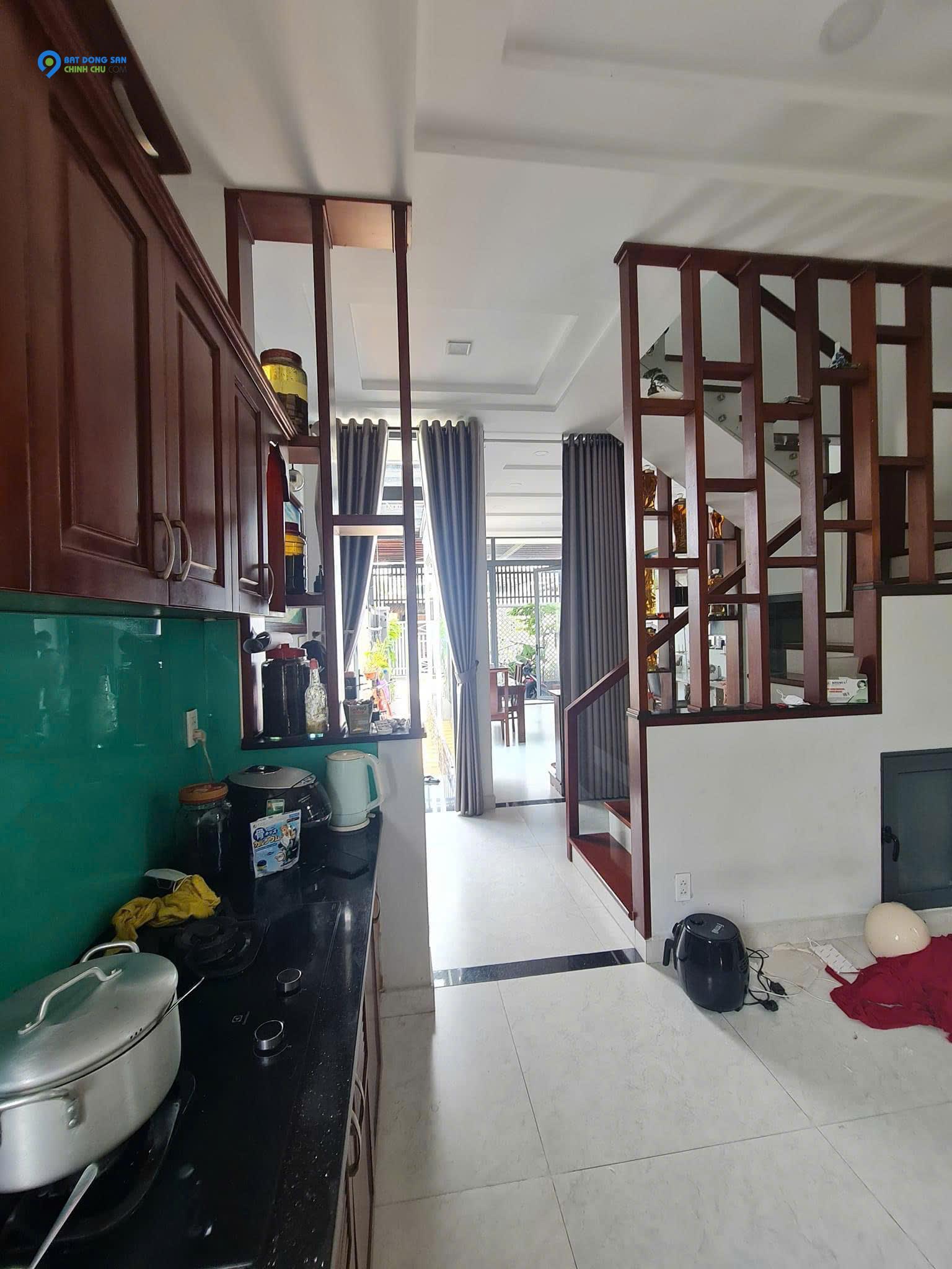 Bán nhà Đình Phong Phú , HXH ,2 tầng , 110m2,ngang 5, dòng tiền