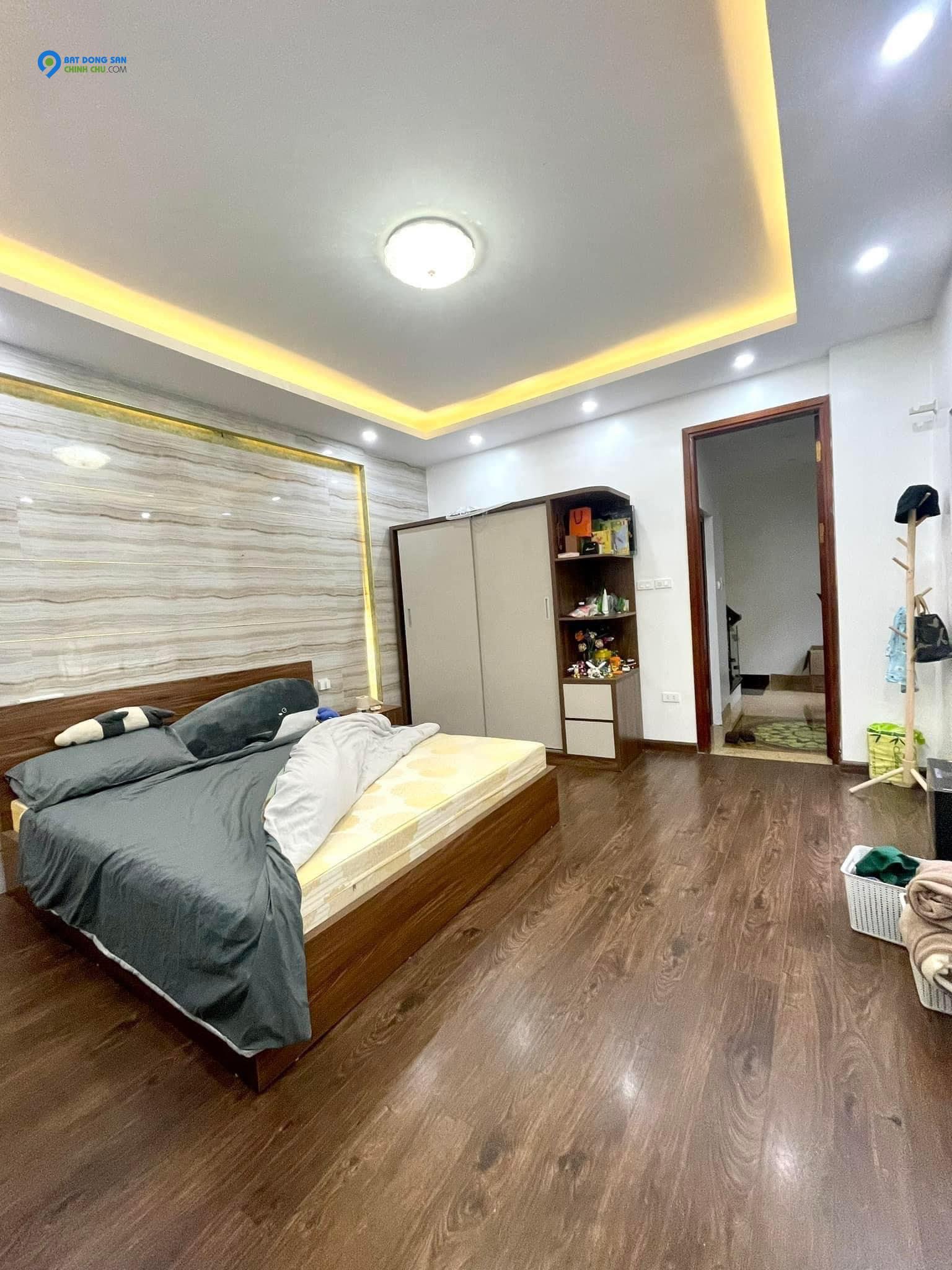 Bán nhà Linh Lang 40m2 ngõ rộng, giá chào 4 tỷ 9