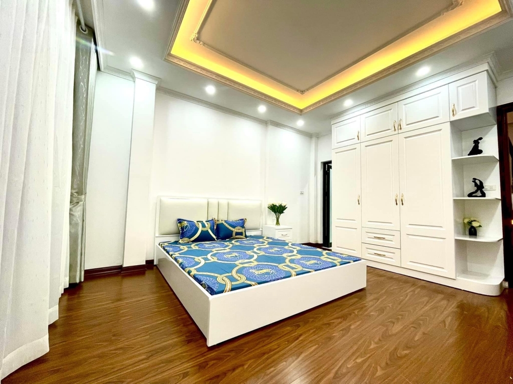 Bán nhà Nguyễn Khang – HN,DT 50m2 5 tầng ,mặt tiền 4m – Giá nhỉnh 5 tỷ