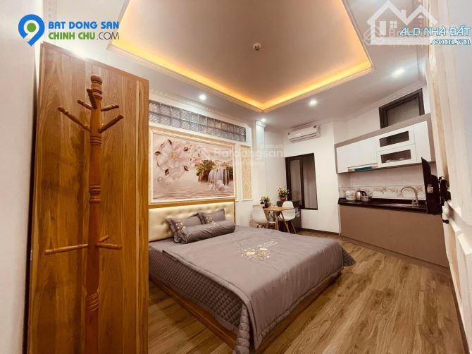 Bán nhà Nguyễn Khánh Toàn lô góc 40m2, 5 tầng MT 6m giá 5.x tỷ, ô tô gần, 3 bước ra đường 0976388663