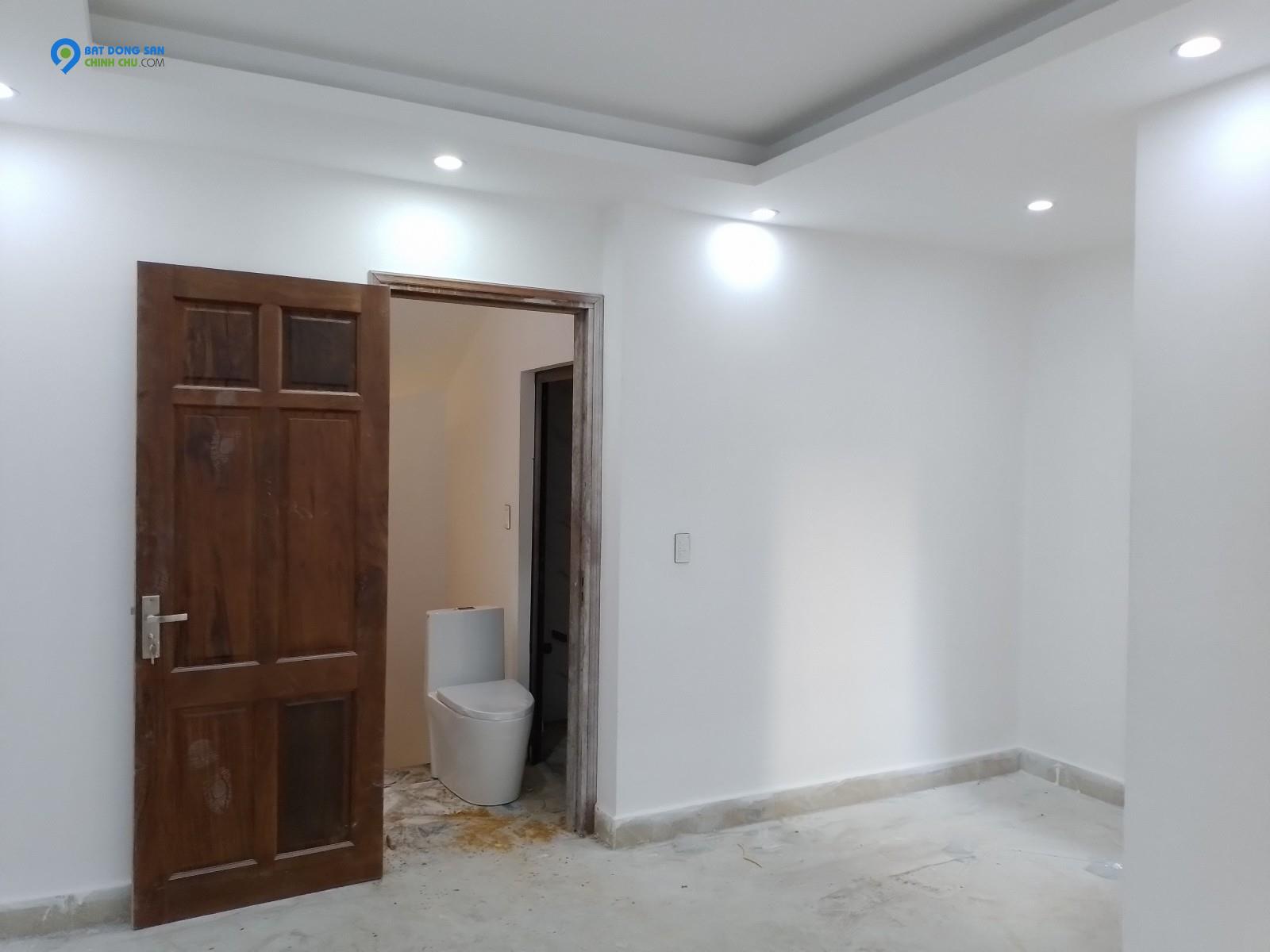 Bán nhà P. Trần Duy Hưng, 31m2 x 5 tầng, MT 4.8m, gần phố, nhà đẹp ở luôn, giá 5.6 tỷ.