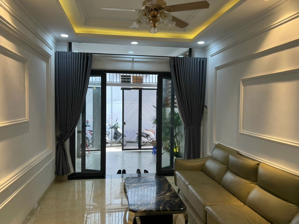 Bán nhà Phố Phạm Ngọc Thạch, Nha Trang; 73m2 4 tỷ