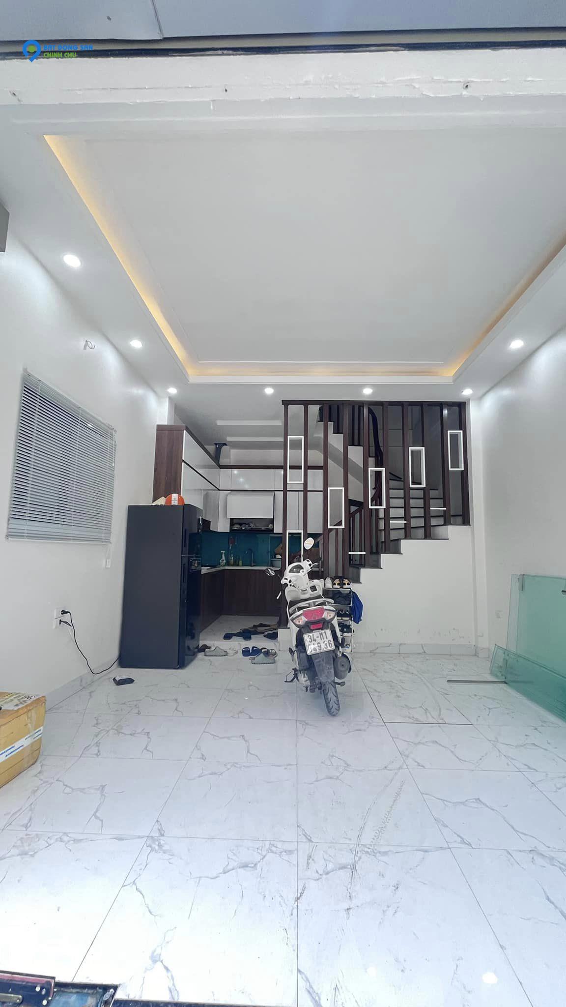 Bán nhà Thanh Xuân, HN, 42m x 6 tầng full nội thất- 6.9 tỷ có thương lượng