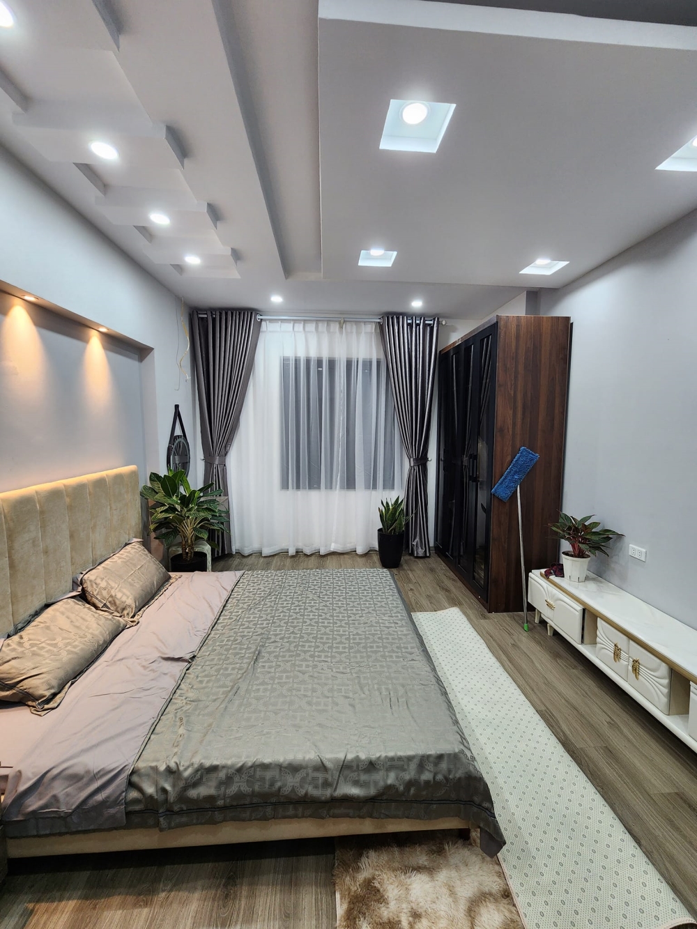 Bán nhà Thanh Xuân phố Cự Lộc 35m 5 tầng gần Royal City TT Ngã Tư Sở NHÀ ĐẸP Ở NGAY nhỉnh 4 tỷ Lh 0975124520