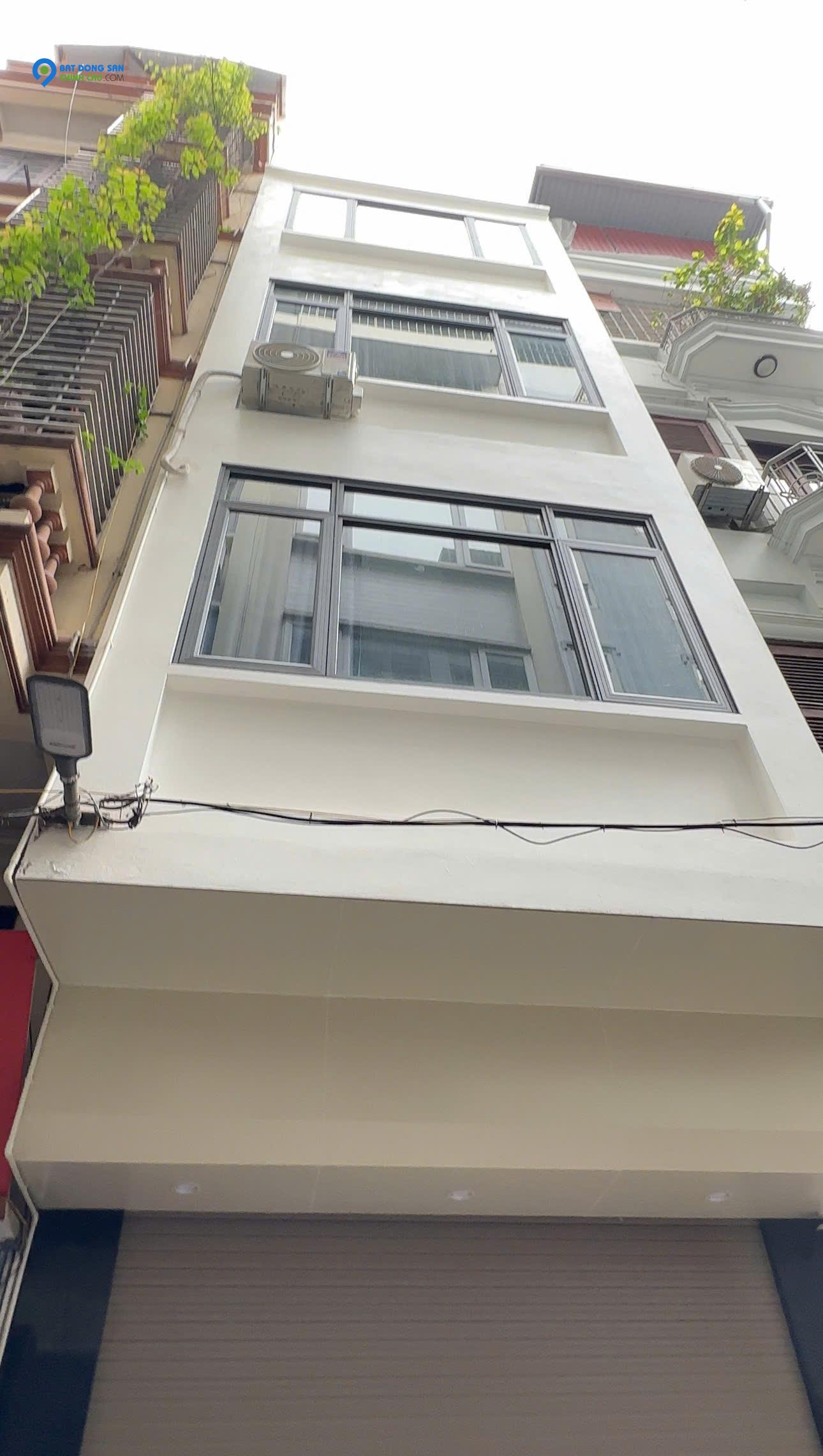 Bán nhà Trần Quốc Hoàn – Phân lô, ô tô tránh, 40m², MT 3.5m, giá 14 tỷ