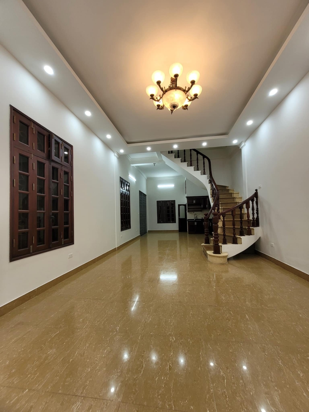 Bán nhà Võng Thị - Tây Hồ - Chỉ 4 TỶ - 40m2X5T - NGÕ RỘNG THÔNG THOÁNG - GẦN HỒ TÂY - NGÕ THÔNG - Full Tiện Ích