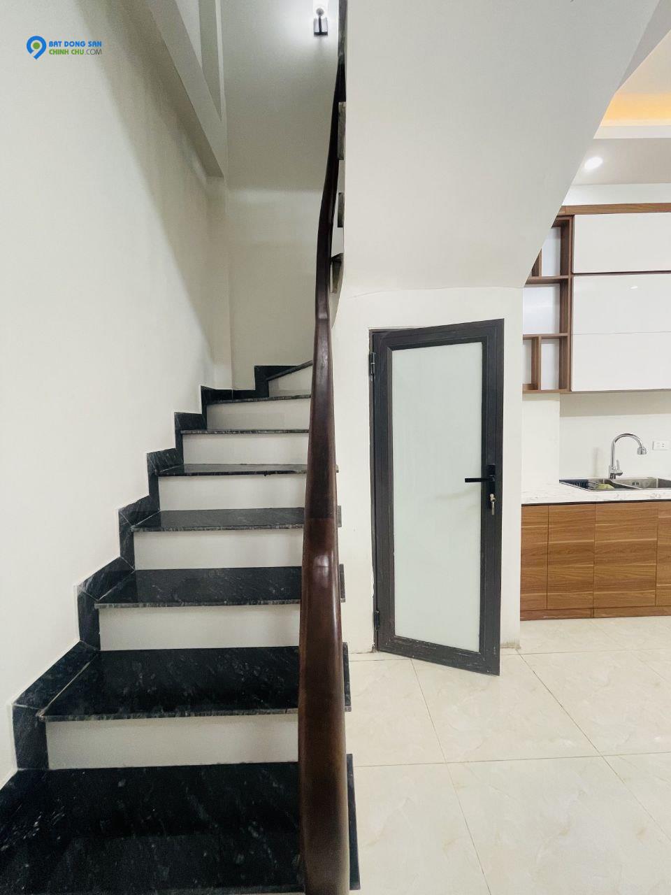 Bán nhà Xã Đàn 50m2 x 5T, MT 5m, nhỉnh 4 tỷ