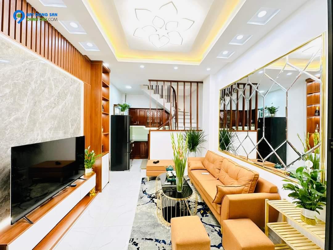 Bán nhà để ở phố Cự Lộc, cạnh Royal City, Nguyễn Trãi, Thanh Xuân 5 tầng, chỉ 3,35 tỷ