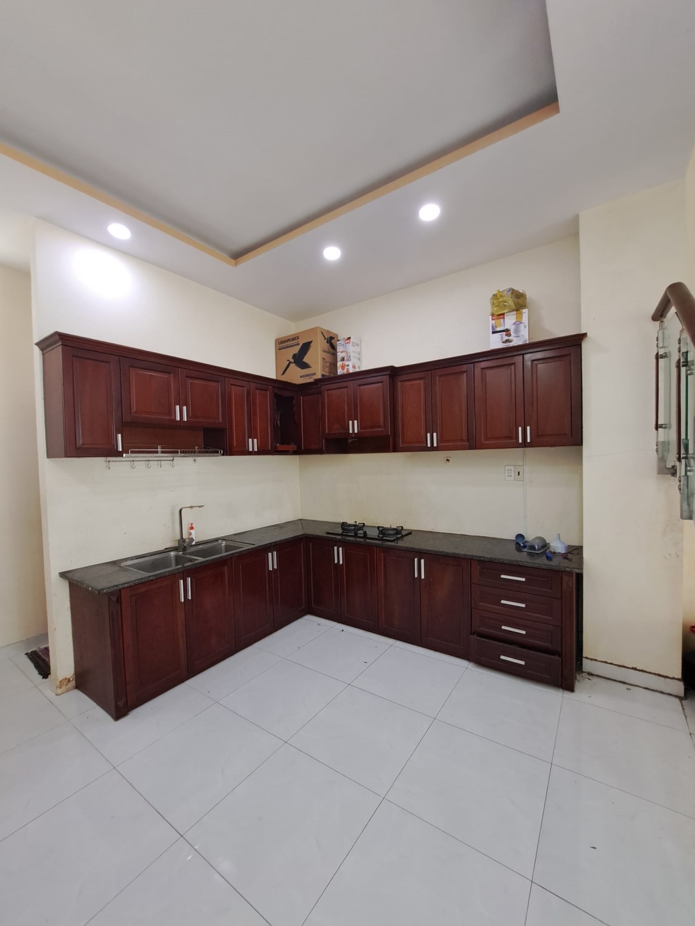 Bán nhà gấp , Nguyễn Thị Thập Quận 7 , 4 Tầng 50m2 , Xe Hơi tới cửa , Ngang 4.6m , nhỉnh 7 tỷ