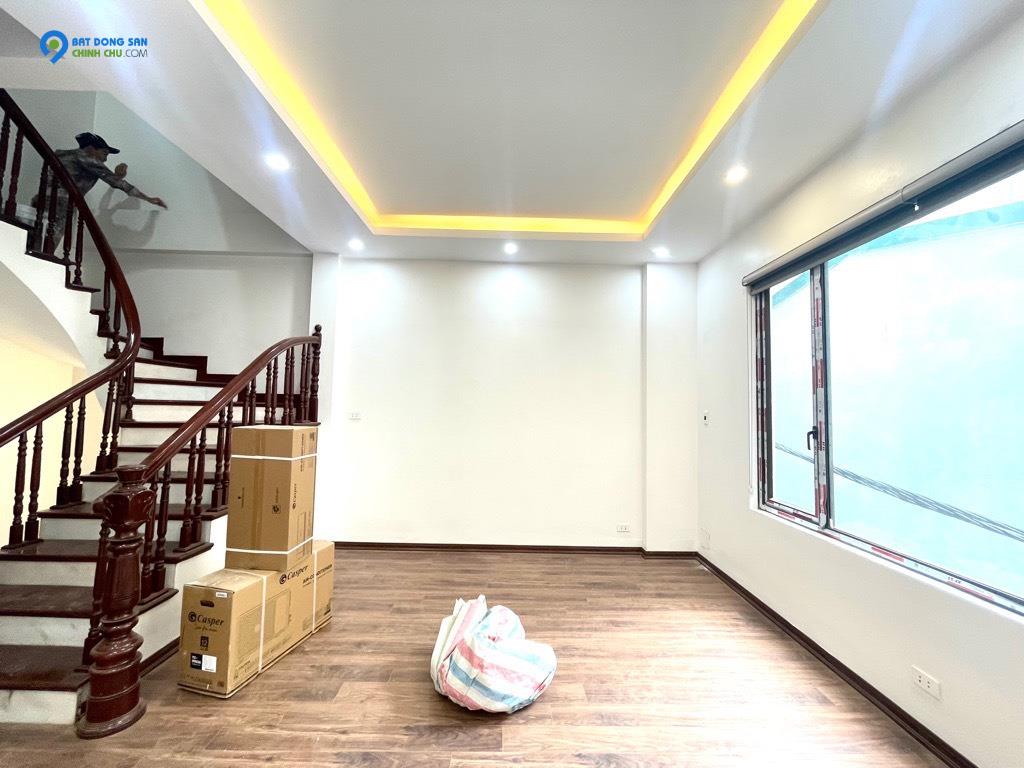 Bán nhà mới phố Hoa Bằng, 52m2 giá chỉ 9,9 tỷ