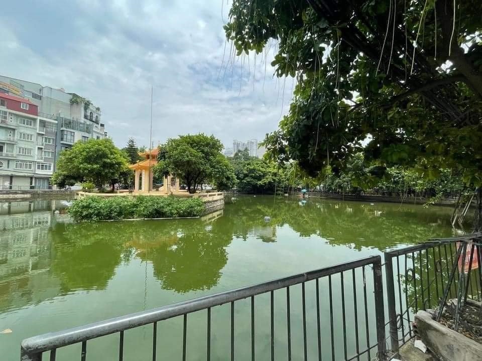 Bán nhà ngõ Cự Lộc , hàng xóm Royal city , gần hồ , sát phố , nhà mới đẹp