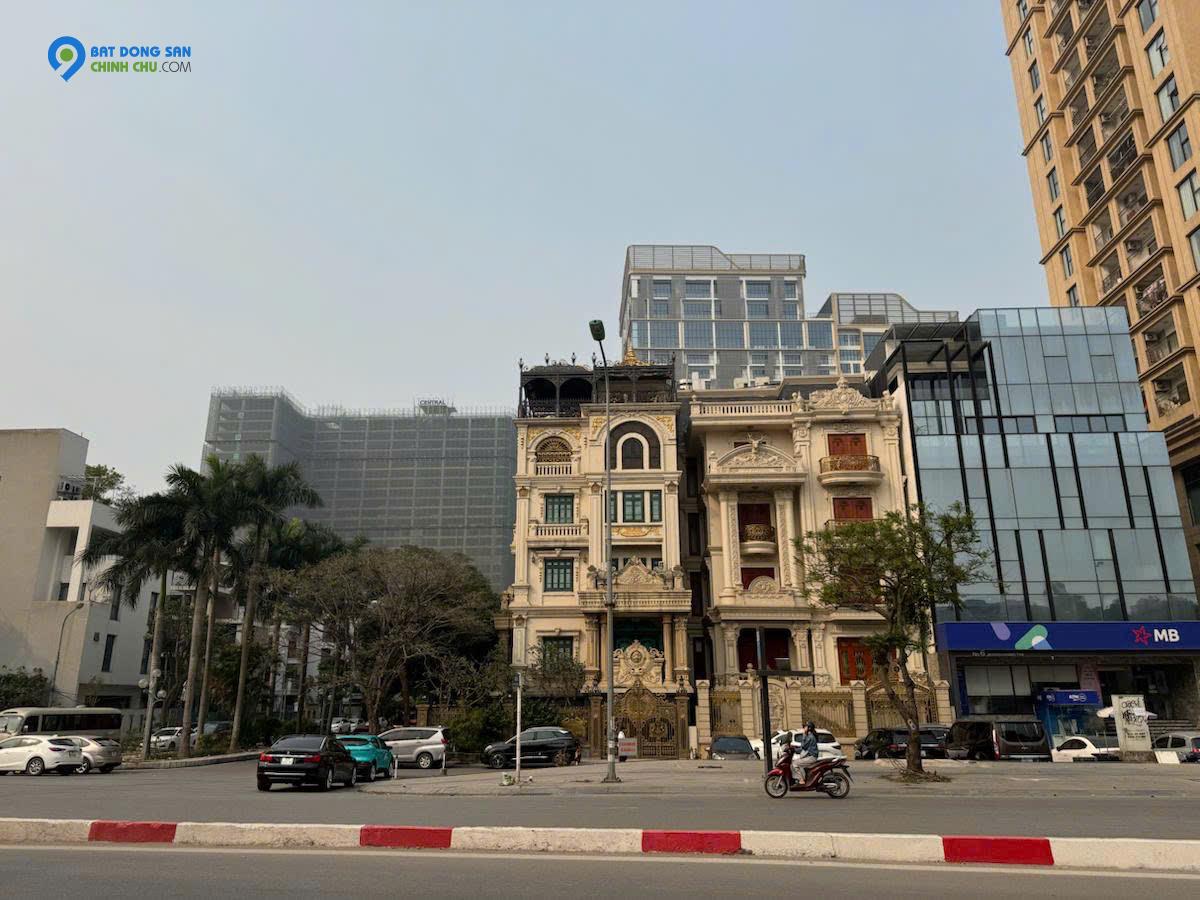 Bán nhà vị trí đắc địa hai mặt phố và mặt ngõ Nguyễn Hoàng Tôn