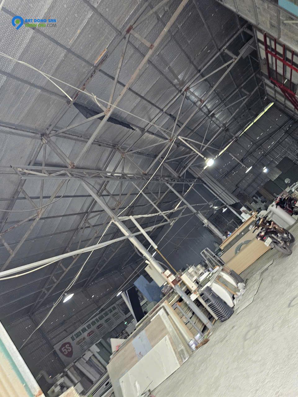 Bán nhà xưởng 908 m2 mặt đường vành đai 4 tiện kinh doanh, vỉa hè 10m