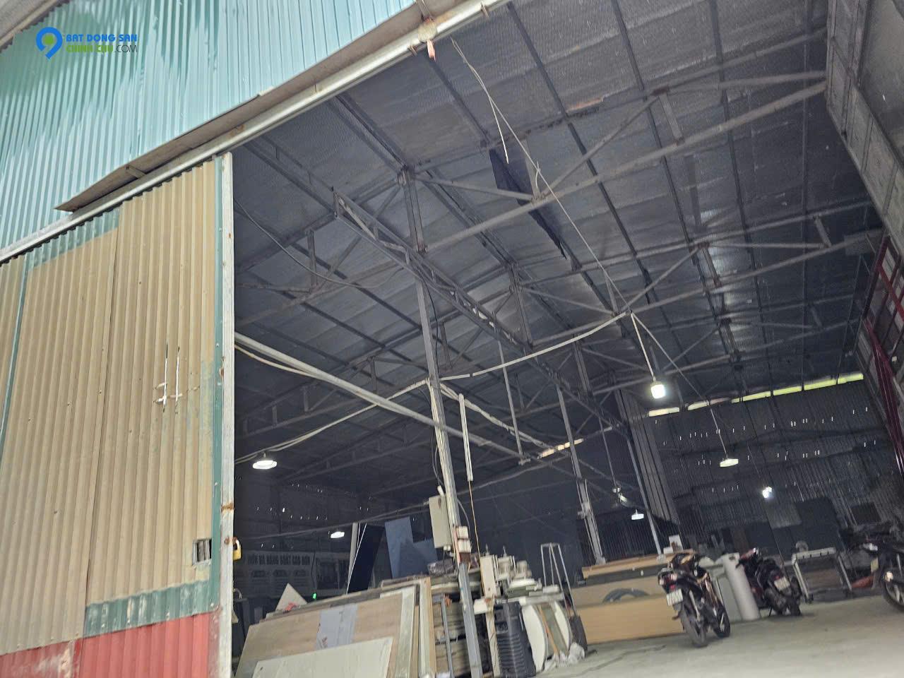 Bán nhà xưởng 908 m2 mặt đường vành đai 4 tiện kinh doanh, vỉa hè 10m