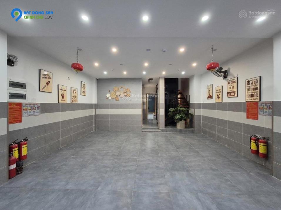 Bán toà nhà 15 CHDV trung tâm quận 10, có thang máy, dòng tiền 130tr/th, chỉ 23 tỷ
