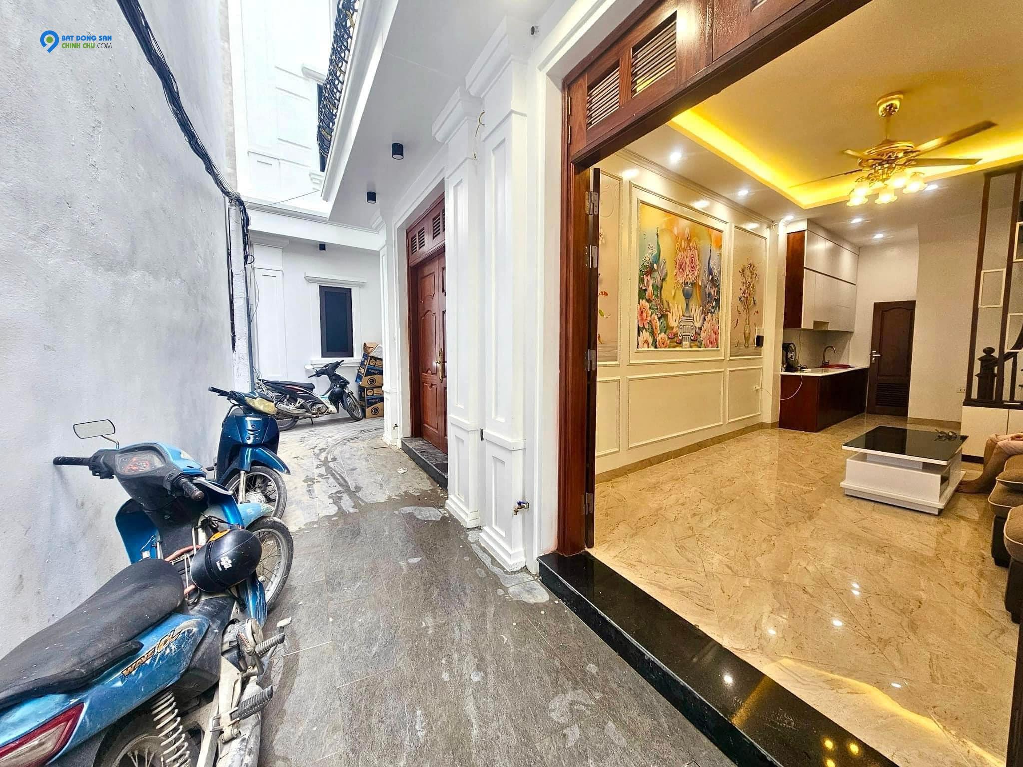 "CƠ HỘI VÀNG! Chỉ còn 1 căn bán siêu phẩm nhà đẹp phố Đông Quan - Cầu Giấy 32m2 6 tầng  chỉ NHỈNH 6 TY"