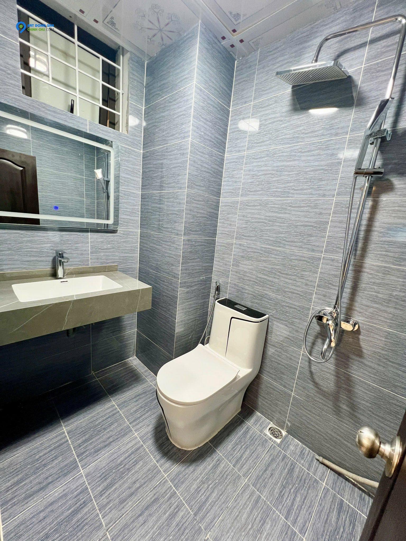 Chỉ 3.9x tỷ có ngay căn 3Pn-2VS Nơ 4 Bán Đảo Linh Đàm , Hoàng Mai, Hà Nội, full đồ siêu đẹp, sổ đỏ