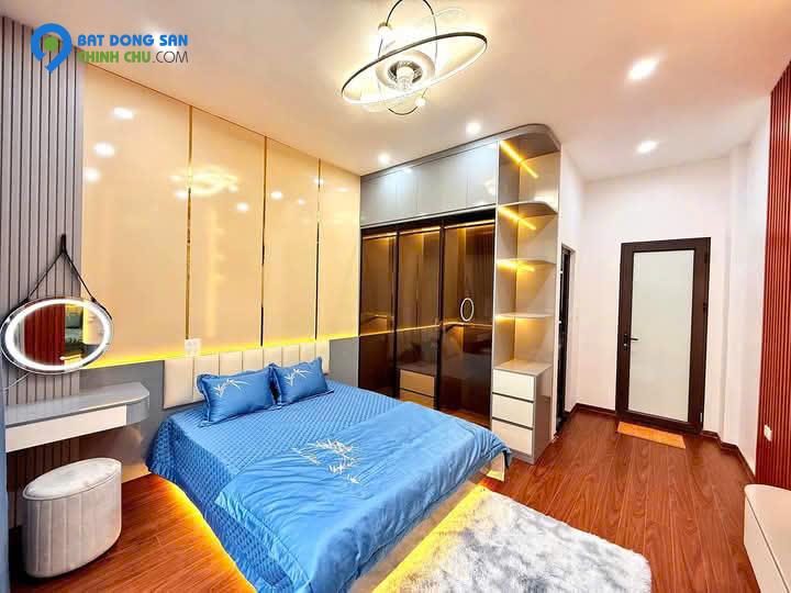 Chính chủ cần bán gấp nhà Hoàng Văn Thái 50m giá 13 tỷ khu phân lô quân đội , ô tô tránh
