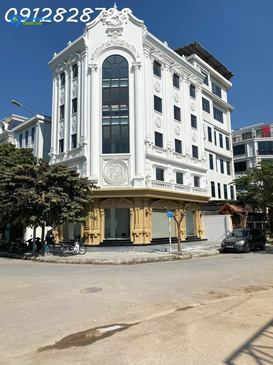 Cho thuê biệt thự ngõ 214 Nguyễn Xiển ,120m x 5 tầng 1 tum thông sàn , thang máy riêng có PCCC