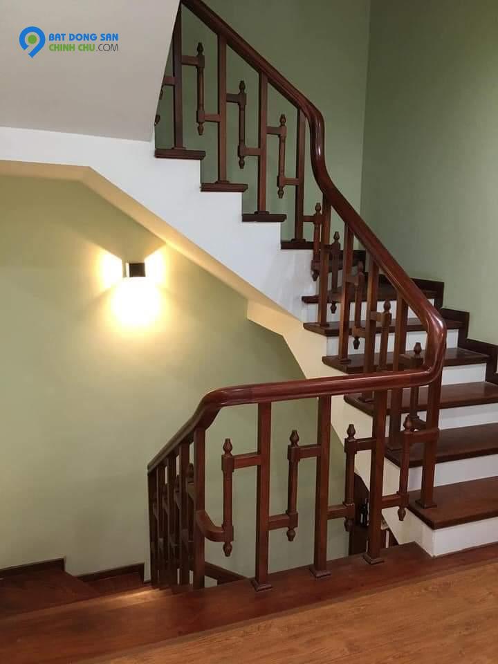 Cho thuê nhà mới, căn góc, Tôn Đức Thắng, thang máy; vỉa hè 104m2* 5T- 31 Tr