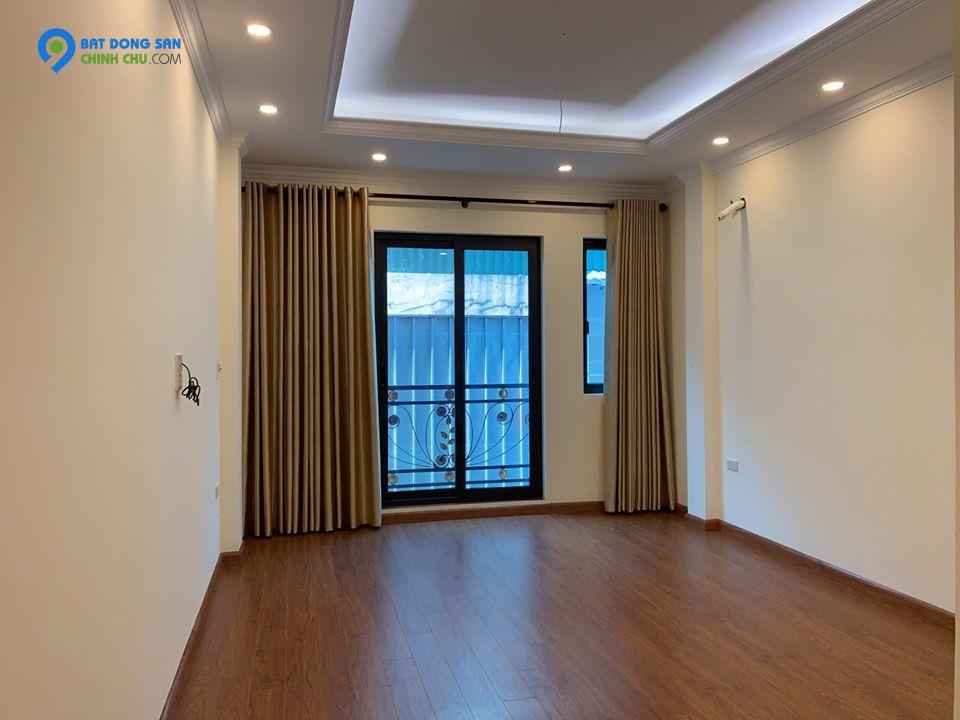 Chủ nợ 5 tỷ, bán nhà Kim Mã - 45m2, 5 tầng - 10m ra phố