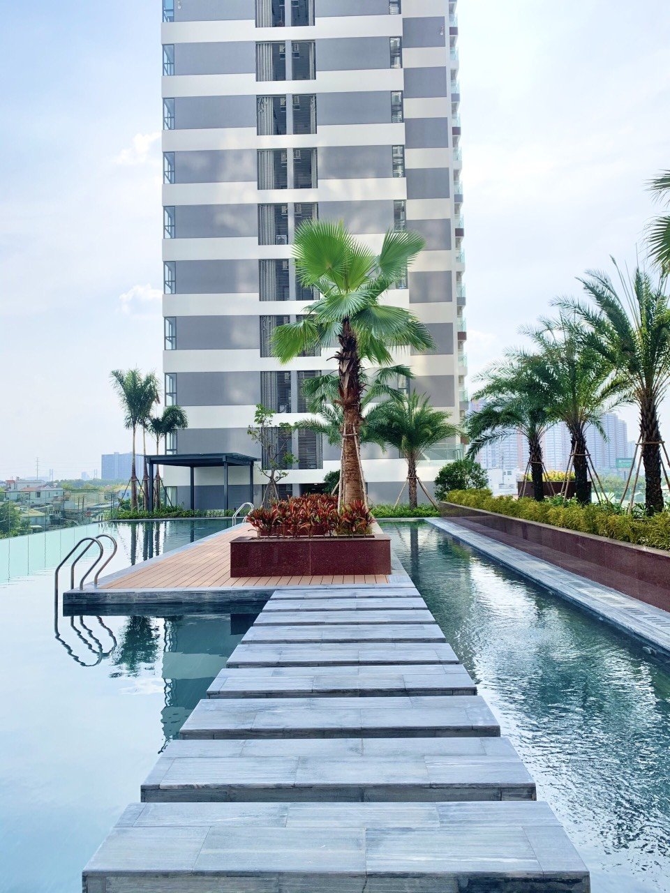 DUY NHẤT CĂN HỘ D’LUSSO 3PN DT 104m2, TRUNG TÂM QUẬN 2, VIEW SÔNG CHỈ CÓ 7,5 TỶ