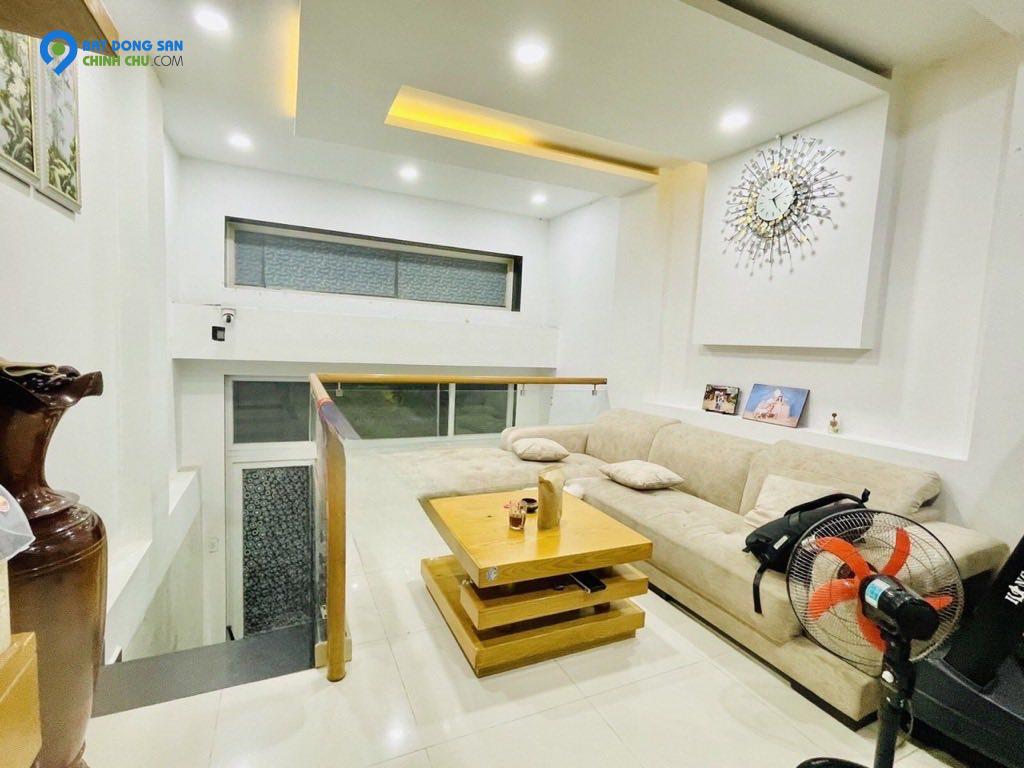 HIẾM BÁN NHÀ 5 TẦNG CÓ HẦM - HXH 8M - Đ.NGUYỄN XÍ Q.BÌNH THẠNH - 52M2 - CHỈ 11,5 TỶ