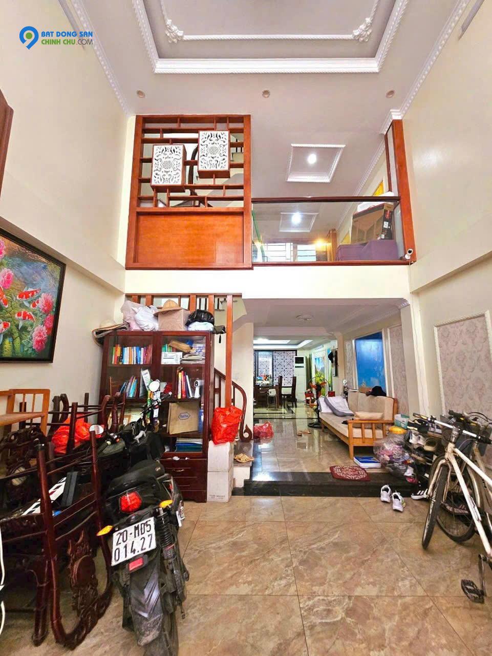 HIẾM - ĐẸP Ở LUÔN - 6 TẦNG THANG MÁY - TRUNG TÂM HAI BÀ TRƯNG - 30M RA NGÕ Ô TÔ. DT 56M2 X 6T X 4MT . GIÁ 15.9 tỷ