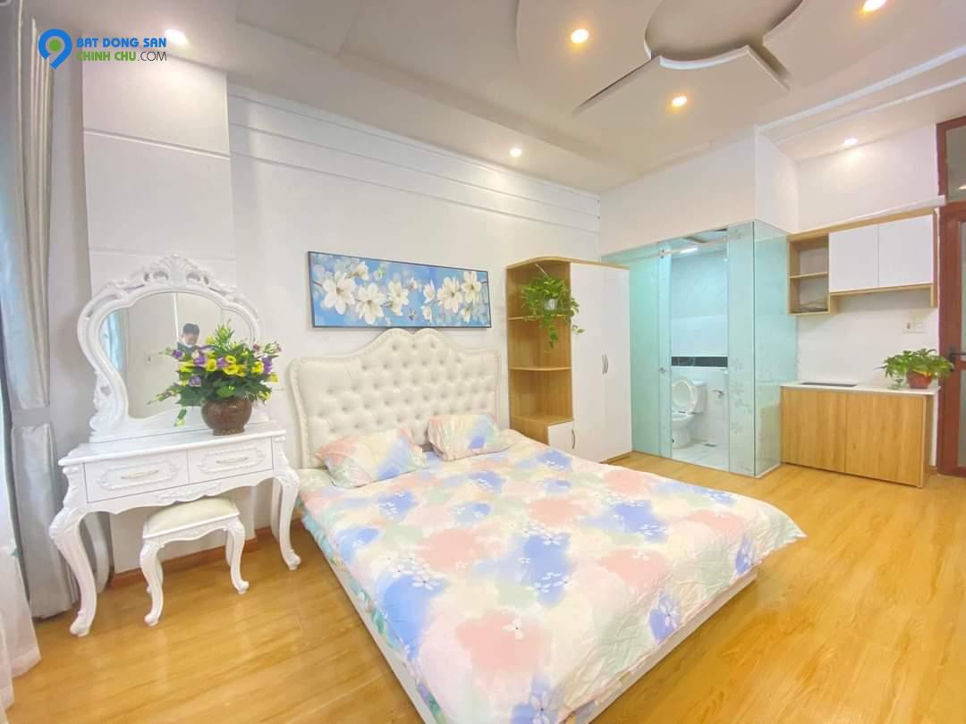 Homestay- CHDV - CCMN Lạc Long Quân, full nội thất 30P, DT 150tr/tháng ô cửa, 200m-23 tỷ