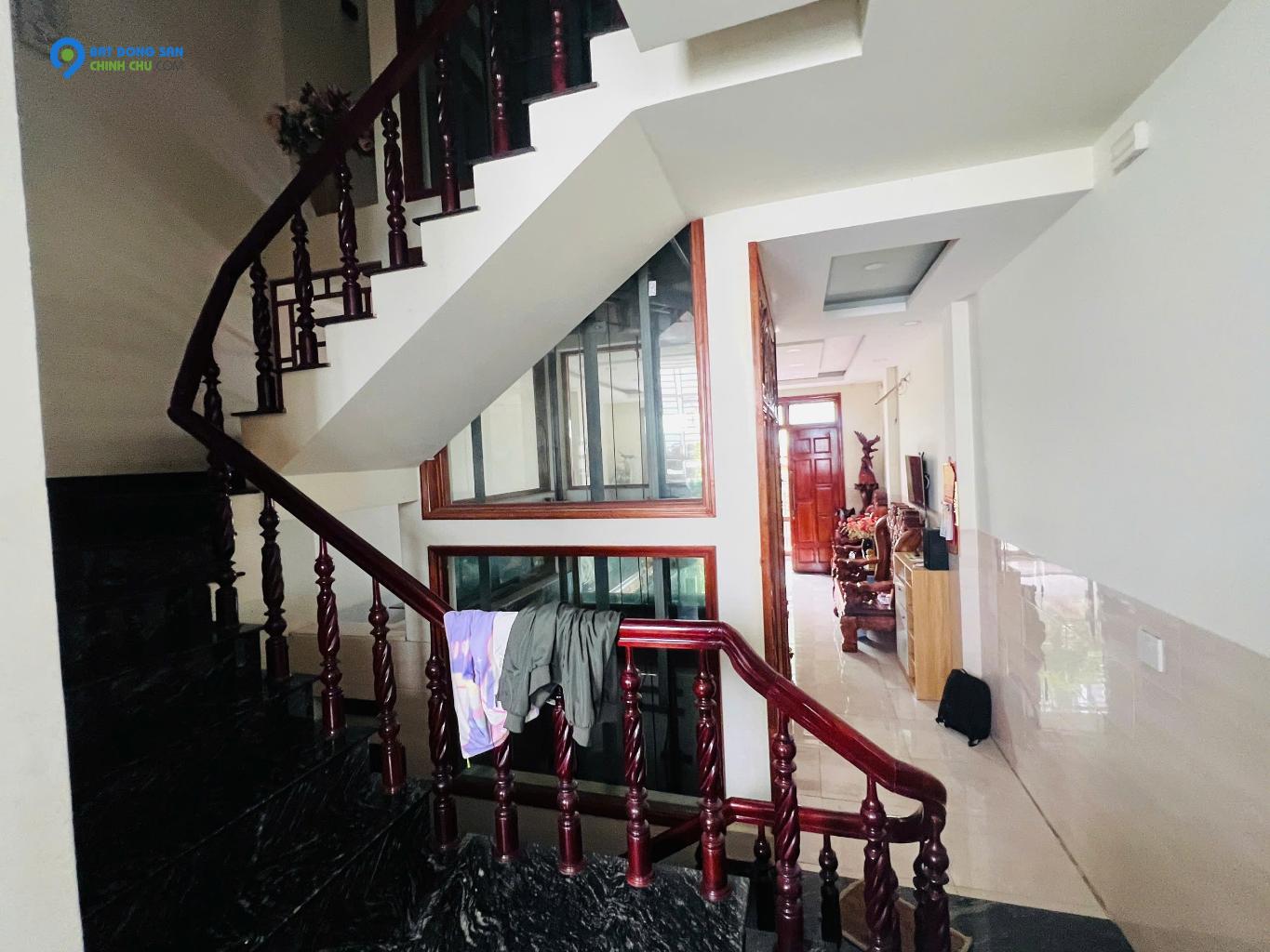 NHÀ 2 MẶT TIỀN HXT TRÁNH - NGANG CHUẨN - 1 HẦM 4 TẦNG - THANG MÁY .