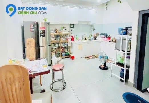 NHÀ 3 TẦNG – HẺM XE TẢI – GIÁP QUẬN 10 – DT 68M2 – CHỈ 9.5 TỶ