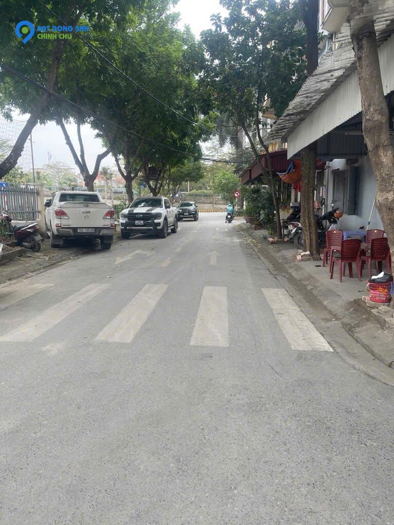 NHA DAN XAY- O TO DE NGAY DEM - GIAO THONG THUAN TIEN