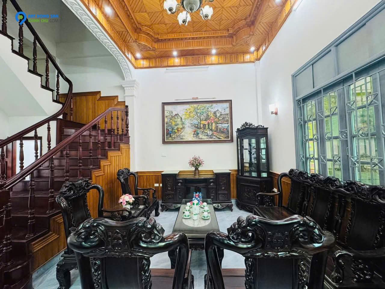NHÀ ĐẸP ĐỐNG ĐA - MẶT TIỀN KHỦNG -KINH DOANH -O TÔ VÀO NHÀ. ĐTLH 0904684381/0906195477